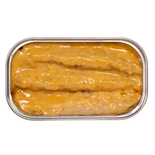 Open can of Jose Gourmet mackerel fillets in curry sauce, showcasing seasoned fish in a tin container.
