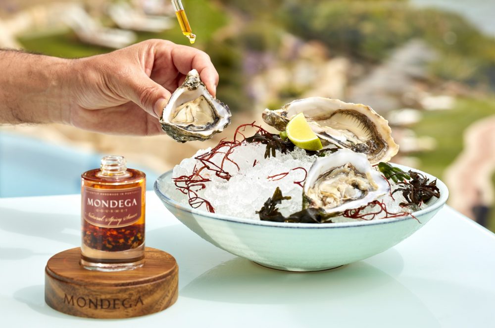 Mondega with oysters